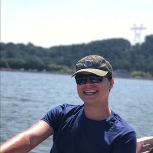 Meet your Posher, Aaron